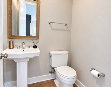 312 E Lake St - Photo Thumbnail 16