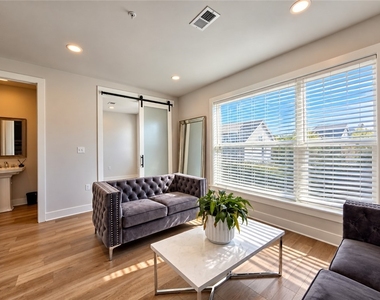 312 E Lake St - Photo Thumbnail 14