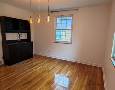 135 Garlow Dr - Photo Thumbnail 8