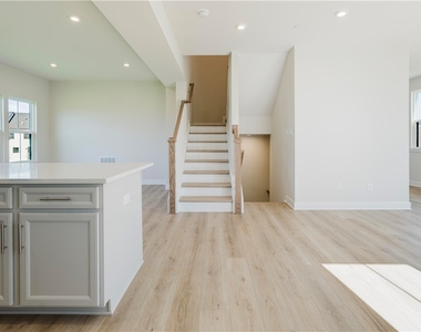 7012 Jones Lane - Photo Thumbnail 4