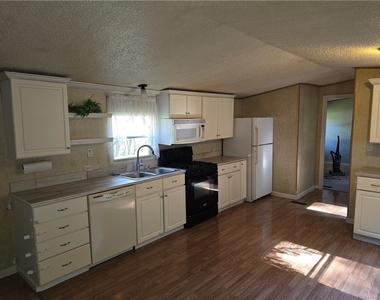 110 W Liberty Rd - Photo Thumbnail 11