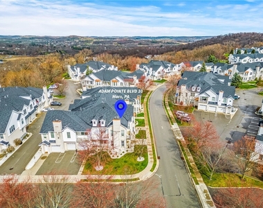 216 Adams Pointe Blvd - Photo Thumbnail 2