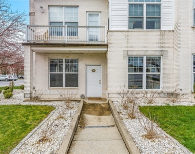 216 Adams Pointe Blvd - Photo Thumbnail 26