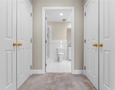 216 Adams Pointe Blvd - Photo Thumbnail 18