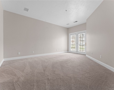 216 Adams Pointe Blvd - Photo Thumbnail 17
