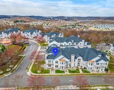 216 Adams Pointe Blvd - Photo Thumbnail 1