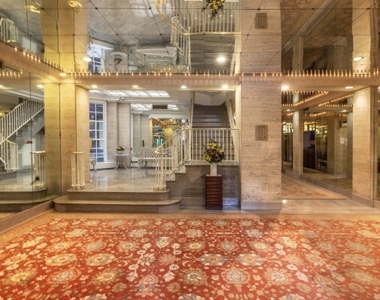 West 55th Street & 6th Avenue - Photo Thumbnail 6