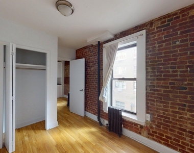  East 73rd Street - Photo Thumbnail 2