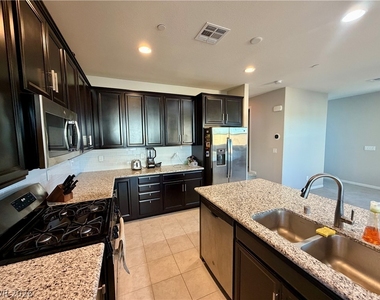 339 Andy Wheeler Drive - Photo Thumbnail 5