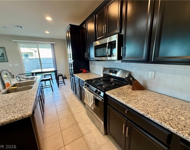 339 Andy Wheeler Drive - Photo Thumbnail 4