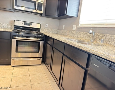 5376 Harvest Breeze Road - Photo Thumbnail 7