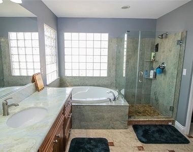 7460 Comanche Canyon Avenue - Photo Thumbnail 23