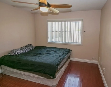 7460 Comanche Canyon Avenue - Photo Thumbnail 15
