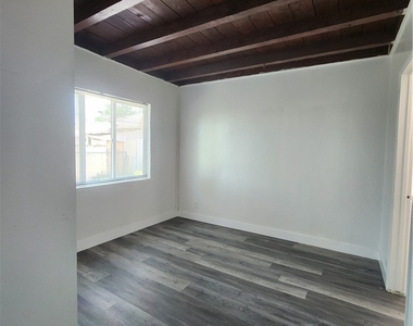 432 15th Street - Photo Thumbnail 4