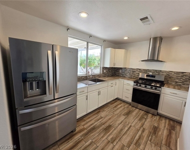 576 River Bed Street - Photo Thumbnail 5