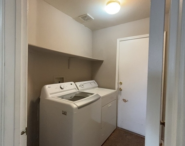 6643 Fallona Avenue - Photo Thumbnail 13