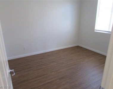 8480 Bellery Avenue - Photo Thumbnail 16