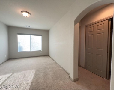 10187 Lawton Ridge Court - Photo Thumbnail 6