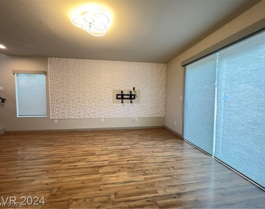 10187 Lawton Ridge Court - Photo Thumbnail 4