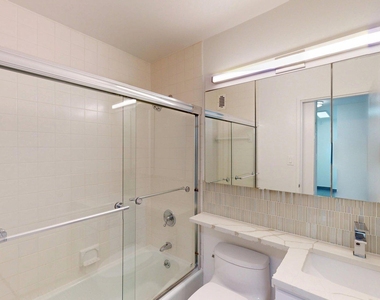  East 71st Street - Photo Thumbnail 4