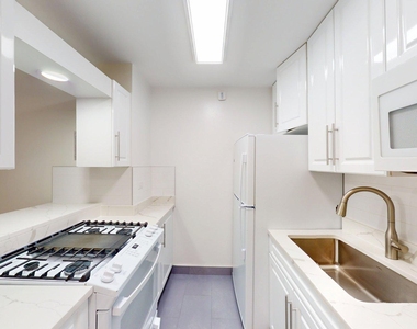  East 71st Street - Photo Thumbnail 1