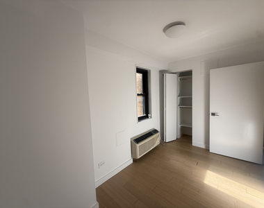 222 East 39th Street - Photo Thumbnail 13