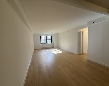 222 East 39th Street - Photo Thumbnail 1
