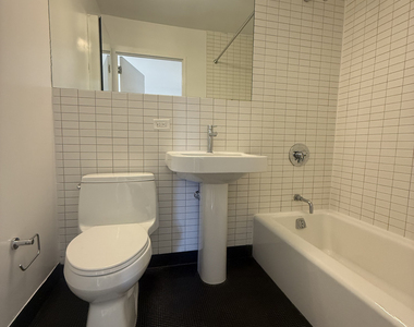 222 East 39th Street - Photo Thumbnail 10