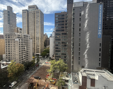 222 East 39th Street - Photo Thumbnail 3