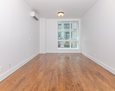 85 Graham Avenue - Photo Thumbnail 3