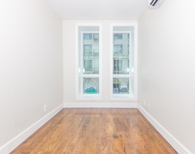 85 Graham Avenue - Photo Thumbnail 6