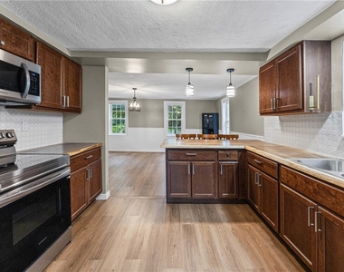 3762 Lake Rd N - Photo Thumbnail 16