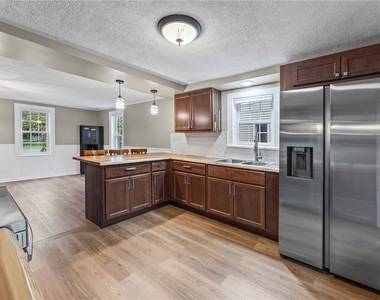 3762 Lake Rd N - Photo Thumbnail 15