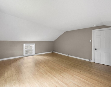 3762 Lake Rd N - Photo Thumbnail 32