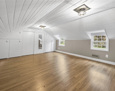 3762 Lake Rd N - Photo Thumbnail 24