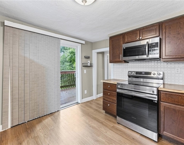 3762 Lake Rd N - Photo Thumbnail 21