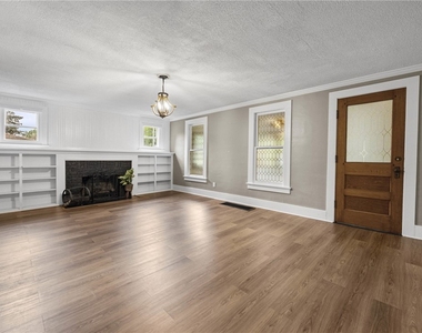 3762 Lake Rd N - Photo Thumbnail 5