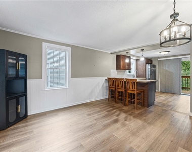 3762 Lake Rd N - Photo Thumbnail 12