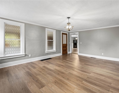 3762 Lake Rd N - Photo Thumbnail 4