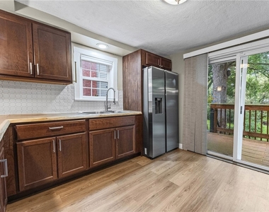 3762 Lake Rd N - Photo Thumbnail 20
