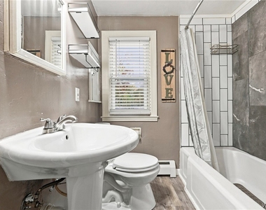 22 Euclid Avenue - Photo Thumbnail 12