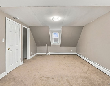 22 Euclid Avenue - Photo Thumbnail 17
