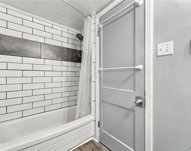 22 Euclid Avenue - Photo Thumbnail 24