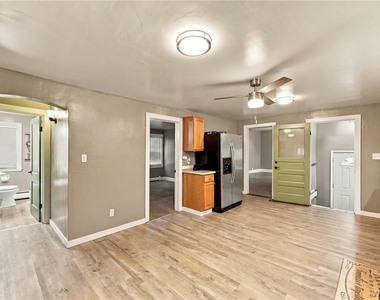 22 Euclid Avenue - Photo Thumbnail 4
