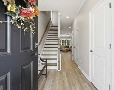 77 Portico Place - Photo Thumbnail 4