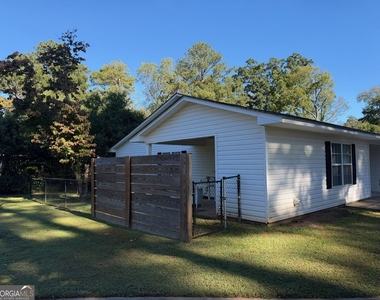 474 Kelly Lane - Photo Thumbnail 2