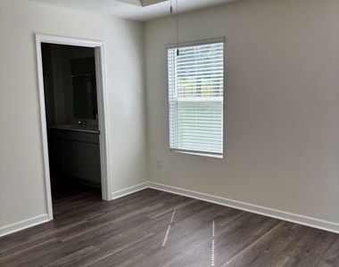 72 Tidewater Drive - Photo Thumbnail 9