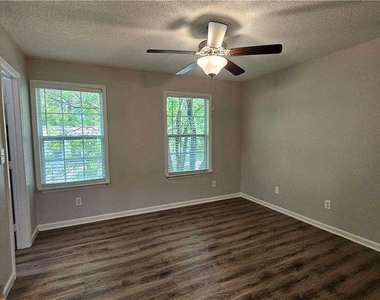 1403 Stone Mill Trace - Photo Thumbnail 10