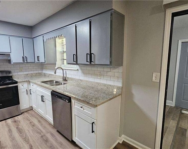 1403 Stone Mill Trace - Photo Thumbnail 8