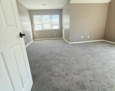 607 Tramore Court - Photo Thumbnail 27